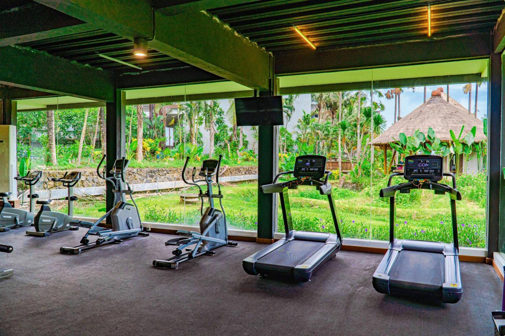 Wyndham Tamansari Jivva Resort Bali Siyut Экстерьер фото The gym at the resort