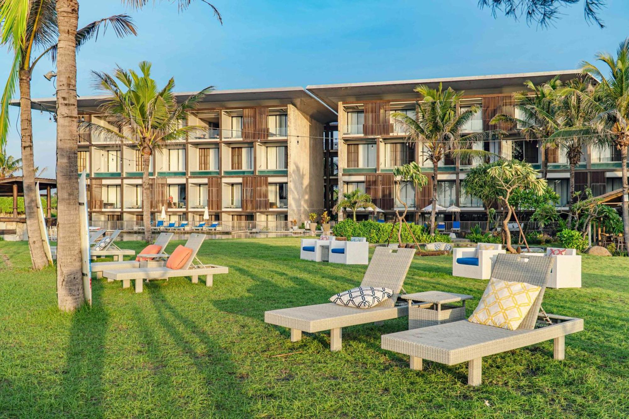 Wyndham Tamansari Jivva Resort Bali Siyut Экстерьер фото The resort's beach
